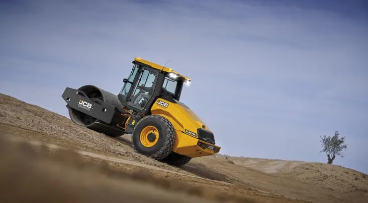 JCB-VM118D-single-drum-soil-compactor.