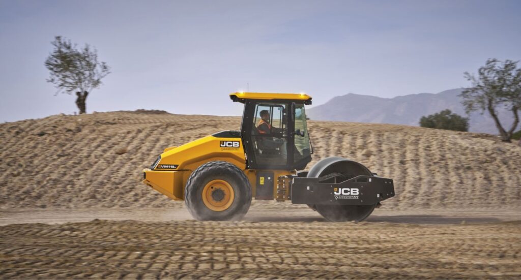 JCB's World-First DEF-Free Soil Compactor in operation