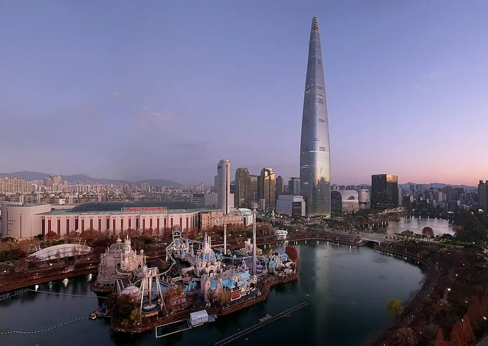 Lotte World Tower: Seoul, South Korea (top 20 tallest building in the world)