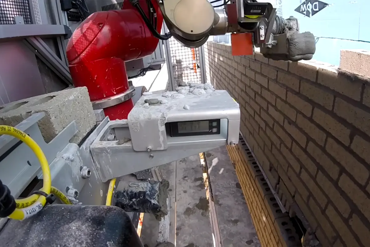 SAM brick-laying robot