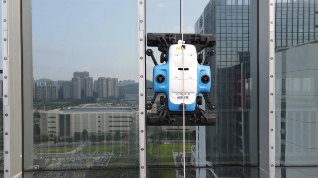 x-humanbot lingkong-k3; Chinese window-cleaning robots.