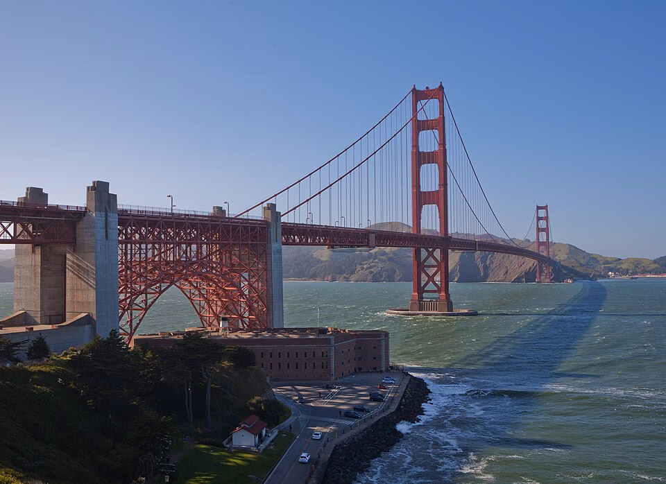 The Golden Gate Bridge photo, April 2011. (Source: Wikimedia Commons)